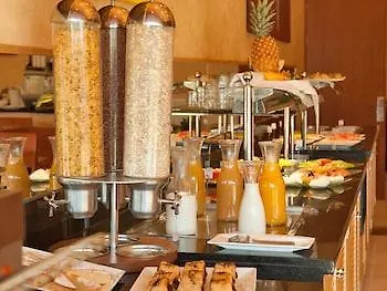 ユーロスターズ サン ラサロ ホテル A Torre Branca