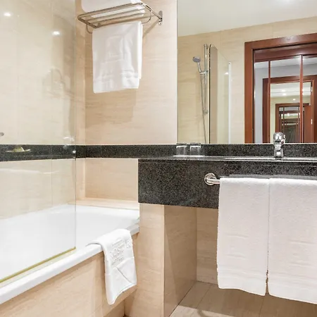 ユーロスターズ サン ラサロ 4* A Torre Branca