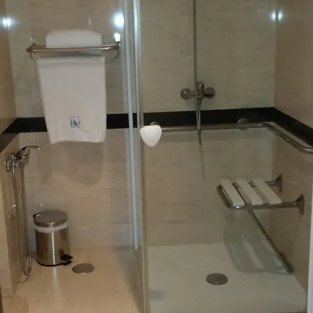 Eurostars San Lazaro 4*